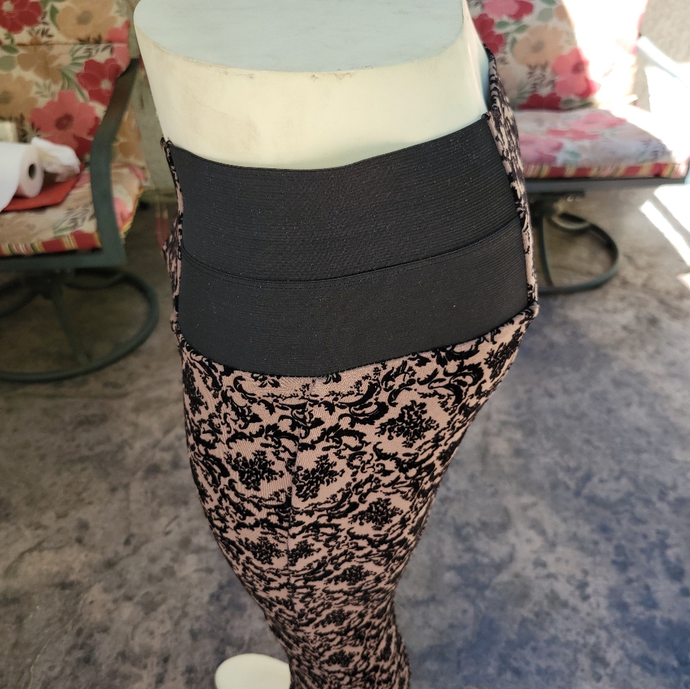 Fancy leggings with velvet design - Picture 2 of 9